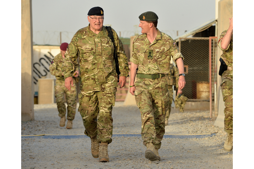 General Wall talks with Brigadier Rupert Jones