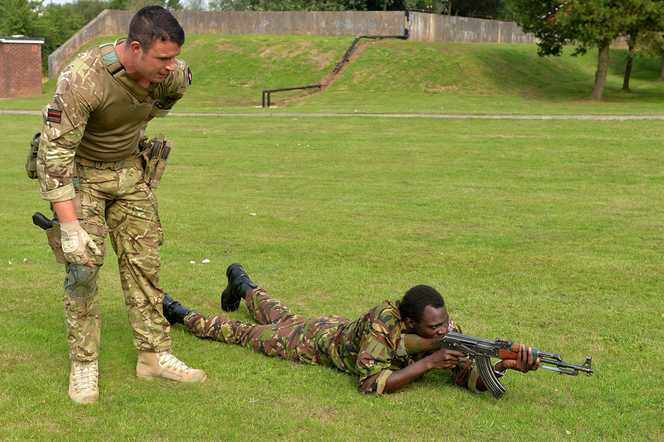 Soldiers from 1st Battalion The Rifles training ahead of their deployment