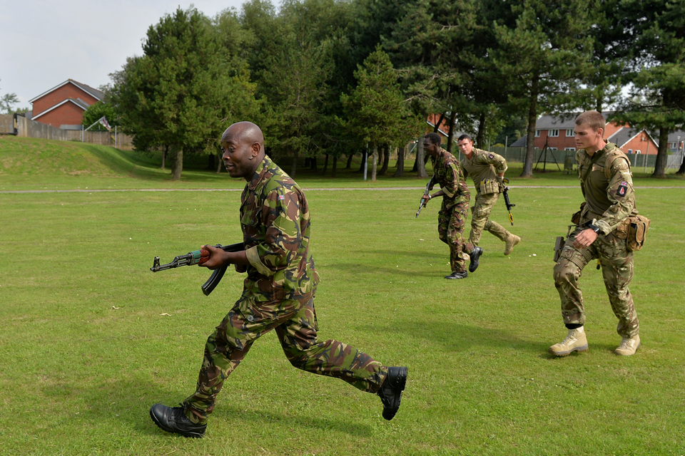 Soldiers from 1st Battalion The Rifles training ahead of their deployment