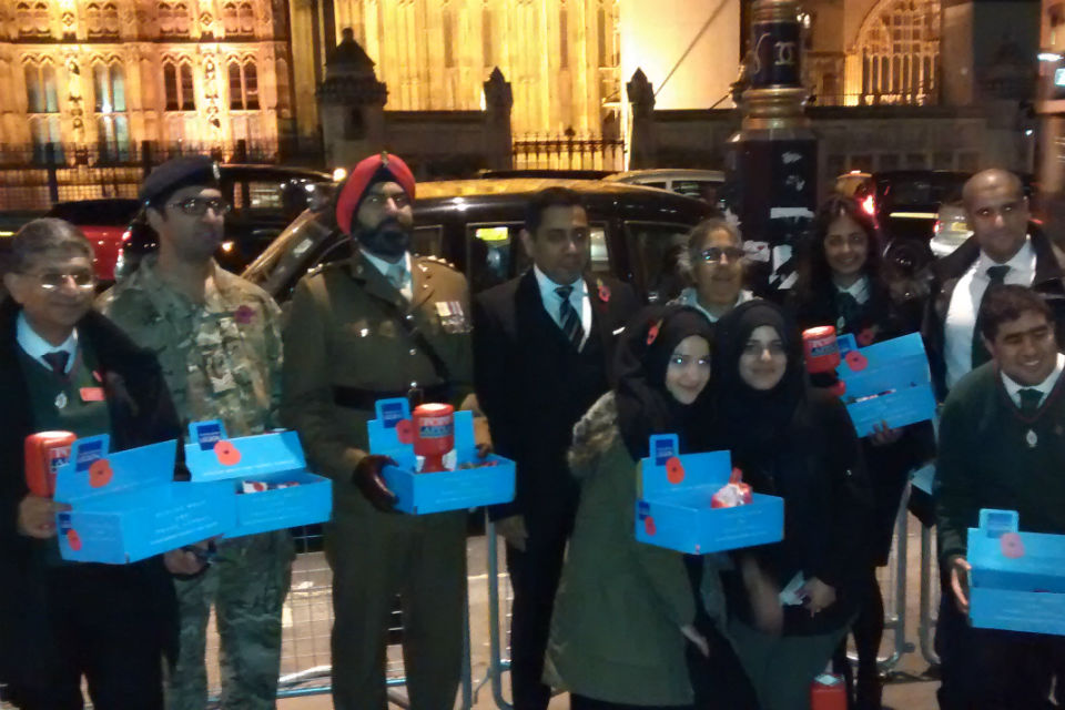 Lord Ahmad with Londoners collecting for We Remember Too