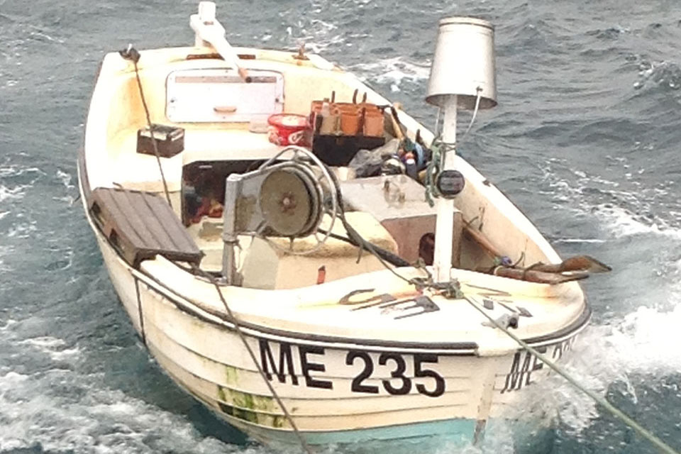 Photograph of fishing vessel Water-rail